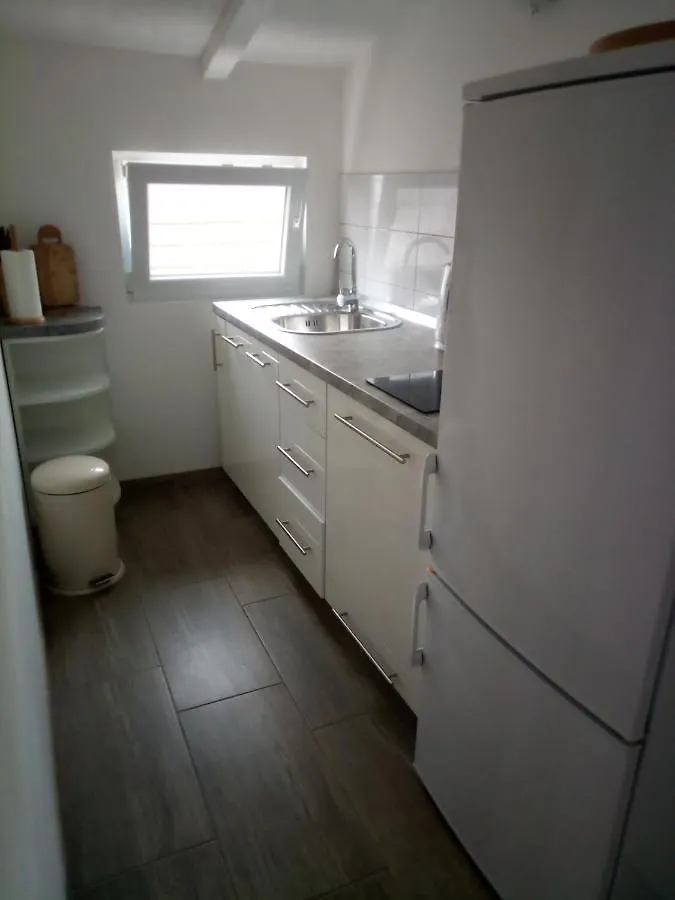 Apartment Apartman Barada Slatine Croatia