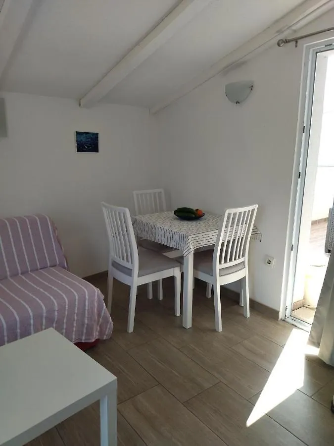Apartment Apartman Barada Slatine