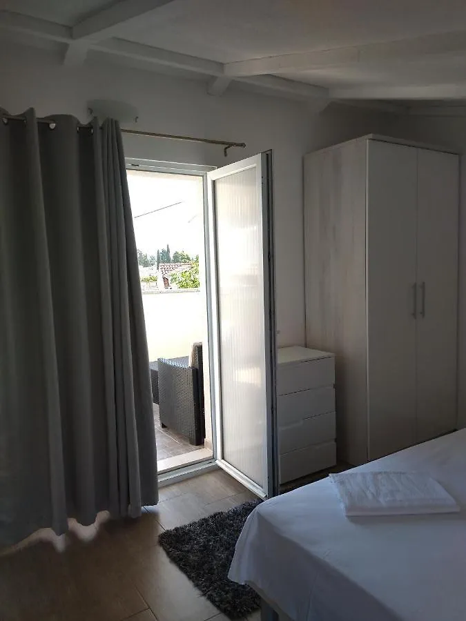 아파트 Apartman Barada 슬라티네