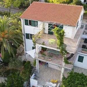 Palm Tree House Slatine